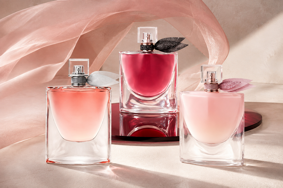Lancôme La Vie est Belle, L’Elixir und Vanille Nude in einer modernen roséfarbenen Editorial-Szene